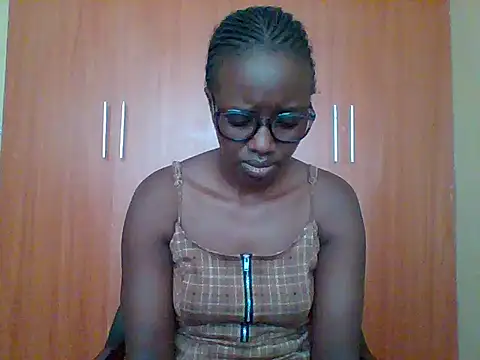 Snapshot of sexy_darleen23 chatting on February 13, 2026, 8:47 am sexy darleen23 online show from February 13, 2026, 8:47 am