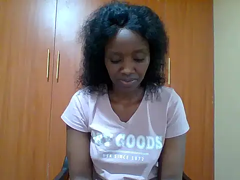 Snapshot of sexy_darleen23 chatting on December 19, 2025, 2:52 pm sexy darleen23 online show from December 19, 2025, 2:52 pm