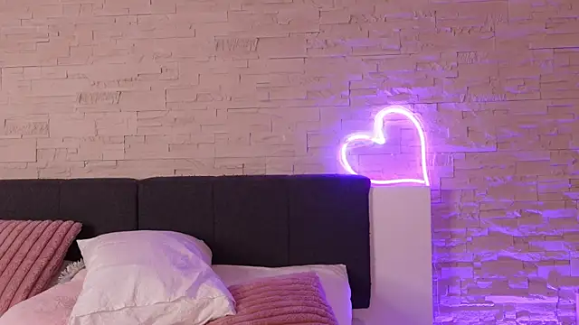 ClaraHazel online show from March 28, 2026, 4:24 am