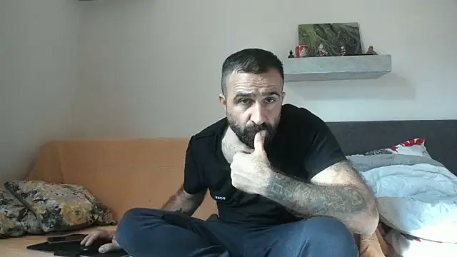 Snapshot of ivat80 chatting on October 12, 2025, 5:42 am ivat80 online show from October 12, 2025, 5:42 am