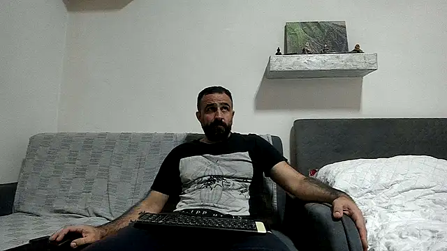 Snapshot of ivat80 chatting on October 19, 2025, 4:10 pm ivat80 online show from October 19, 2025, 4:10 pm