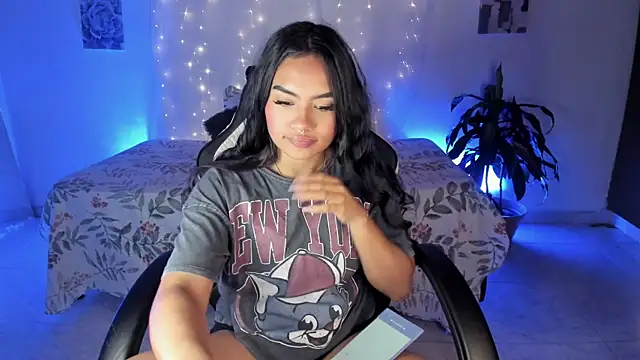 Riana Kean online show from November 13, 2025, 5:22 am