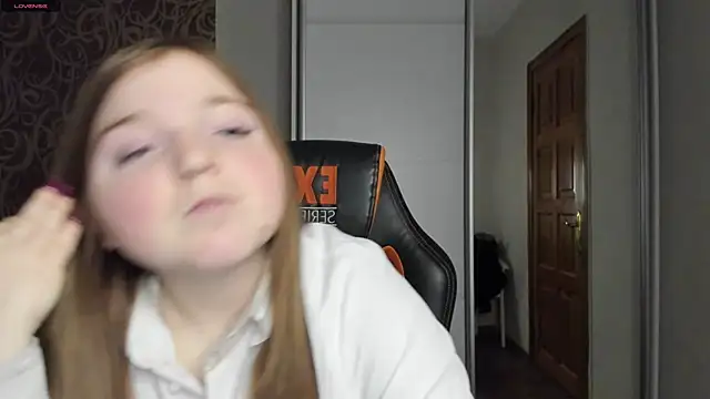 BettySprouse online show from December 23, 2024, 5:43 pm