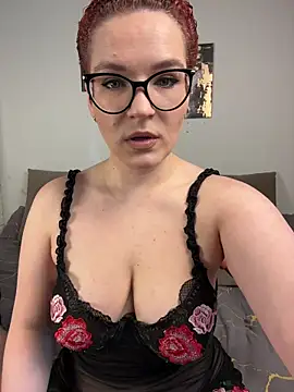 Snapshot of MrMrsRight chatting on March 28, 2026, 12:28 pm MrMrsRight online show from March 28, 2026, 12:28 pm