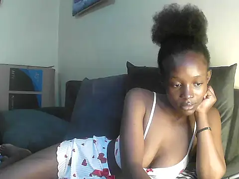 Snapshot of petite_clara24 chatting on March 11, 2025, 11:15 pm petite clara24 online show from March 11, 2025, 11:15 pm