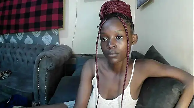 Snapshot of petite_clara24 chatting on February 27, 2025, 12:14 am petite clara24 online show from February 27, 2025, 12:14 am