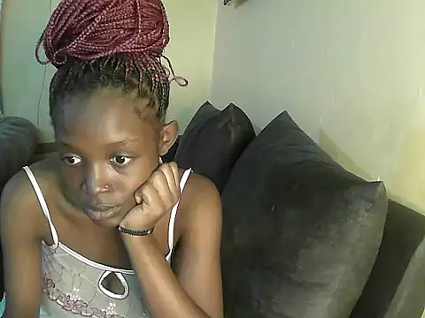 Snapshot of petite_clara24 chatting on February 23, 2025, 9:22 am petite clara24 online show from February 23, 2025, 9:22 am