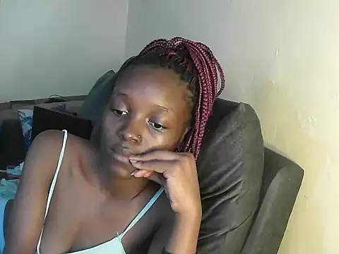 Snapshot of petite_clara24 chatting on February 22, 2025, 10:18 am petite clara24 online show from February 22, 2025, 10:18 am