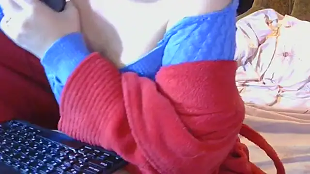  Kitti  online show from November 17, 2025, 5:06 pm