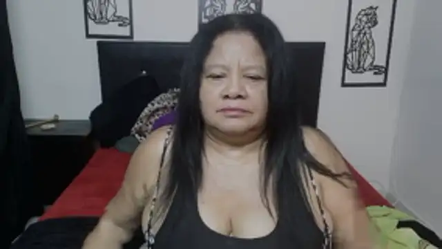 Snapshot of Shanttal0272 chatting on December 2, 2025, 10:44 pm Shanttal0272 online show from December 2, 2025, 10:44 pm