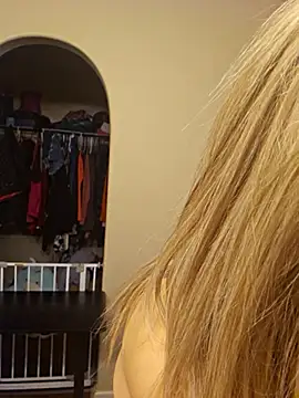 ellieconradxo online show from February 7, 2025, 4:06 am