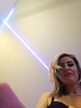 ellieconradxo online show from January 3, 2025, 6:44 am