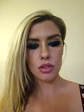 ellieconradxo online show from December 25, 2024, 6:31 am