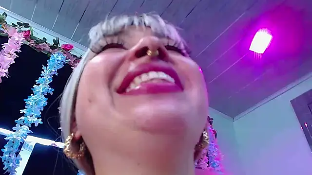 Snapshot of Cocoo_Nuth chatting on March 23, 2025, 5:54 am Cocoo Nuth online show from March 23, 2025, 5:54 am