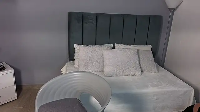 Snapshot of Alli_cooper chatting on April 14, 2026, 1:16 pm Alli cooper online show from April 14, 2026, 1:16 pm