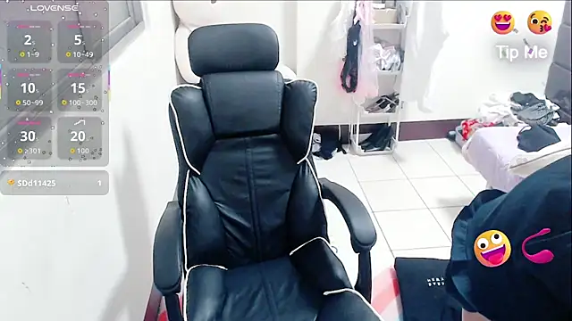 aFanny online show from March 30, 2026, 3:13 pm