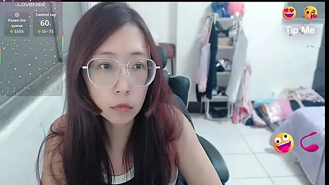Snapshot of aFanny chatting on July 11, 2026, 1:33 pm aFanny online show from July 11, 2026, 1:33 pm