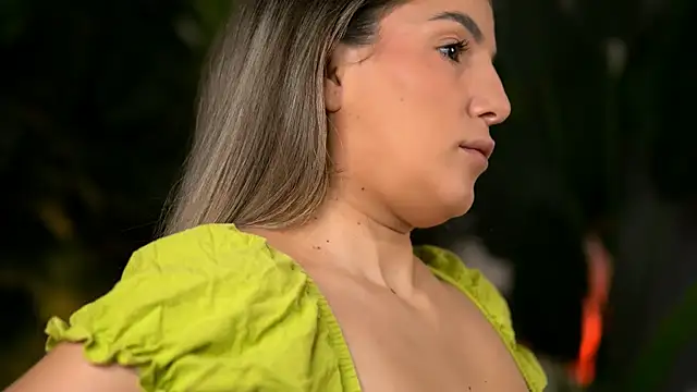 KellyMathews online show from February 25, 2026, 2:45 am