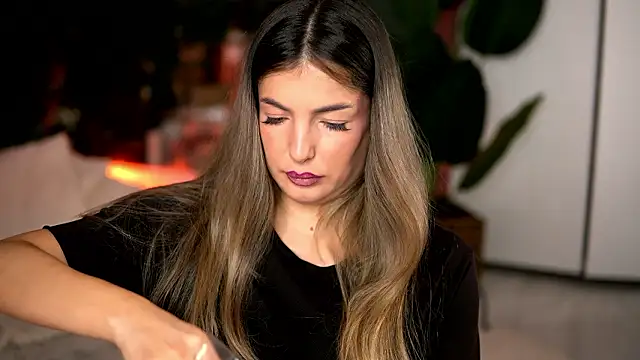 KellyMathews online show from February 13, 2026, 2:55 am