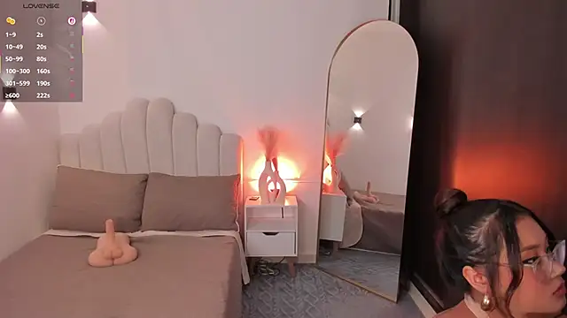 Snapshot of AmberLewis_ chatting on May 24, 2026, 11:04 pm AmberLewis online show from May 24, 2026, 11:04 pm