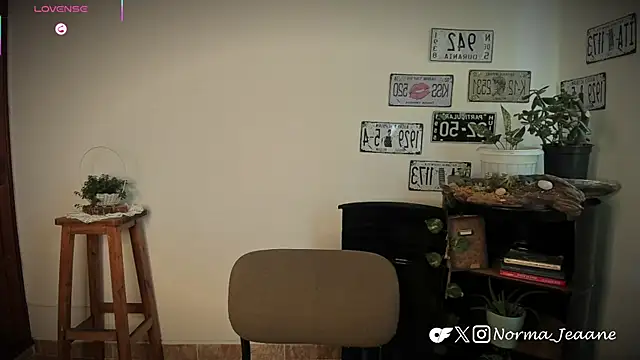 Norma-Jeaane online show from April 16, 2026, 8:31 pm