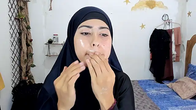 Snapshot of chaymae_nah_ chatting on September 29, 2025, 10:59 pm chaymae nah online show from September 29, 2025, 10:59 pm