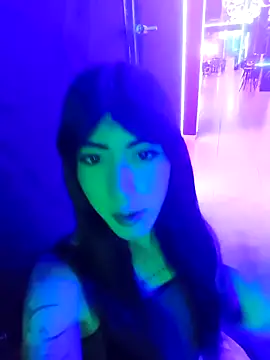 chaymae nah  online show from April 15, 2026, 3:12 am