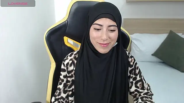 Snapshot of chaymae_nah_ chatting on March 21, 2025, 12:28 pm chaymae nah online show from March 21, 2025, 12:28 pm