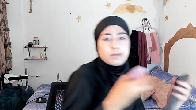 Snapshot of chaymae_nah_ chatting on September 21, 2025, 6:13 pm chaymae nah online show from September 21, 2025, 6:13 pm