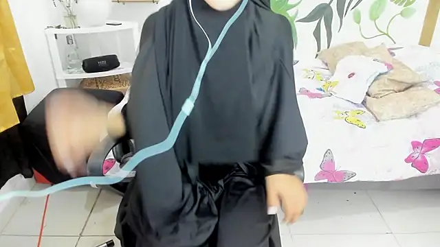 Snapshot of chaymae_nah_ chatting on October 19, 2025, 8:44 pm chaymae nah online show from October 19, 2025, 8:44 pm