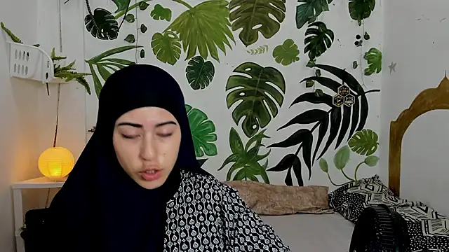 Snapshot of chaymae_nah_ chatting on October 11, 2025, 12:33 am chaymae nah online show from October 11, 2025, 12:33 am