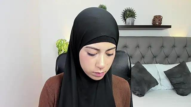 Snapshot of chaymae_nah_ chatting on March 12, 2025, 12:36 pm chaymae nah online show from March 12, 2025, 12:36 pm