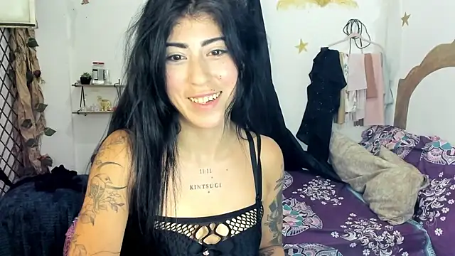 Snapshot of chaymae_nah_ chatting on September 15, 2025, 4:02 am chaymae nah online show from September 15, 2025, 4:02 am