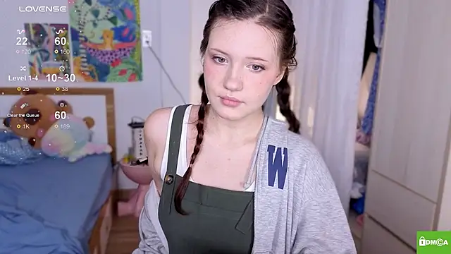 HanahCute online show from November 27, 2025, 2:23 am