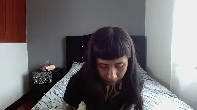 Emilia 1995 online show from October 7, 2025, 6:42 pm