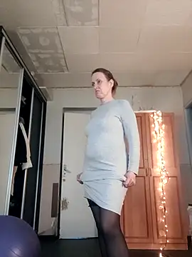 Snapshot of Evelina_cute chatting on April 4, 2026, 3:29 pm Evelina cute online show from April 4, 2026, 3:29 pm