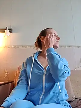 Evelina cute online show from October 27, 2025, 11:00 am