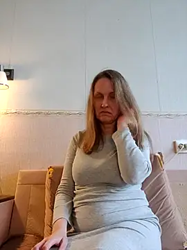 Snapshot of Evelina_cute chatting on April 5, 2026, 1:18 pm Evelina cute online show from April 5, 2026, 1:18 pm