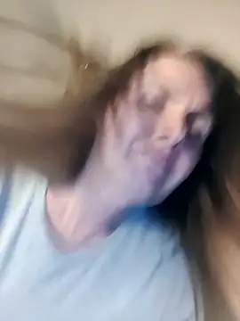 Snapshot of Evelina_cute chatting on April 8, 2026, 6:09 pm Evelina cute online show from April 8, 2026, 6:09 pm