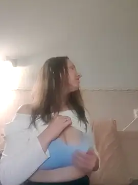 Evelina cute online show from February 6, 2026, 3:41 pm