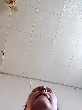 Snapshot of Evelina_cute chatting on April 1, 2026, 10:38 am Evelina cute online show from April 1, 2026, 10:38 am