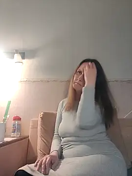 Snapshot of Evelina_cute chatting on March 10, 2026, 4:11 pm Evelina cute online show from March 10, 2026, 4:11 pm