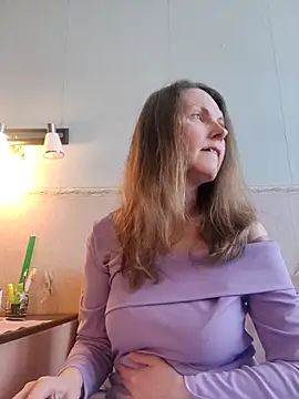 Snapshot of Evelina_cute chatting on March 5, 2026, 9:39 am Evelina cute online show from March 5, 2026, 9:39 am