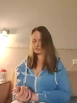 Snapshot of Evelina_cute chatting on March 4, 2026, 3:53 pm Evelina cute online show from March 4, 2026, 3:53 pm