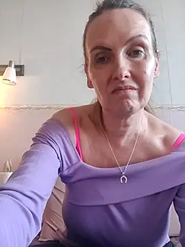 Snapshot of Evelina_cute chatting on March 24, 2026, 1:22 pm Evelina cute online show from March 24, 2026, 1:22 pm