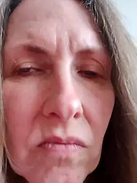 Snapshot of Evelina_cute chatting on April 12, 2026, 12:19 pm Evelina cute online show from April 12, 2026, 12:19 pm