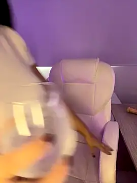 Snapshot of nyna_1 chatting on December 14, 2025, 10:15 pm nyna 1 online show from December 14, 2025, 10:15 pm