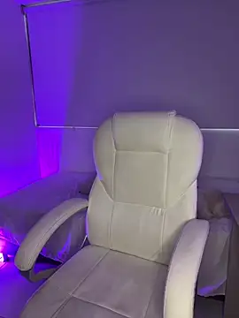 Snapshot of nyna_1 chatting on December 3, 2025, 10:31 pm nyna 1 online show from December 3, 2025, 10:31 pm