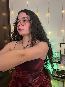 Snapshot of Antoniart_ chatting on December 15, 2025, 3:23 am Antoniart online show from December 15, 2025, 3:23 am