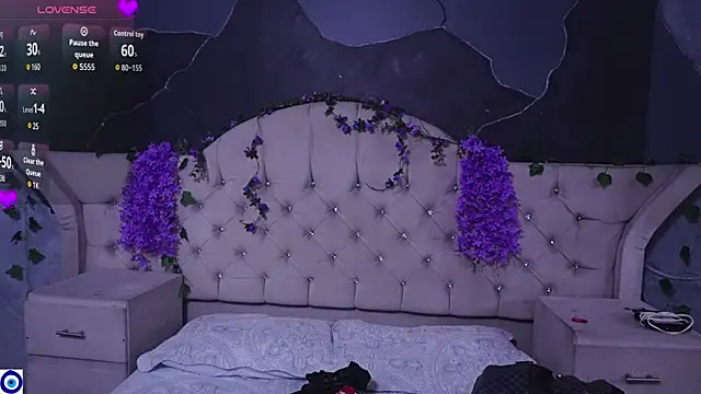 AmberGreyy  online show from July 13, 2026, 7:24 pm